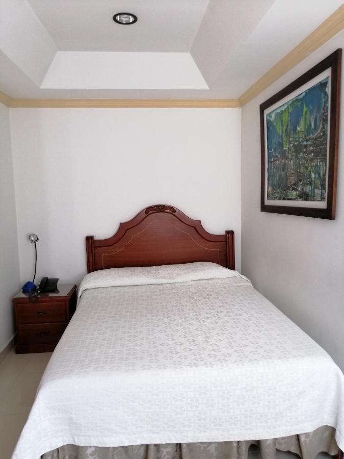 Hotel Bolivar Plaza Manizales Exterior photo