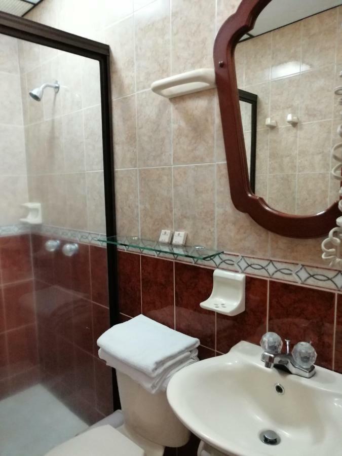 Hotel Bolivar Plaza Manizales Exterior photo
